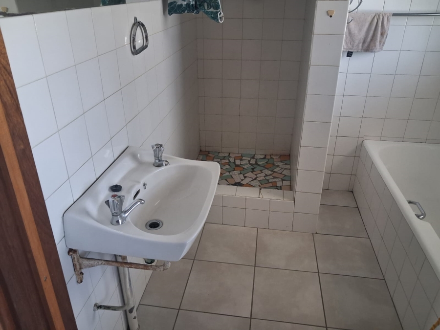 To Let 3 Bedroom Property for Rent in Amalinda Eastern Cape